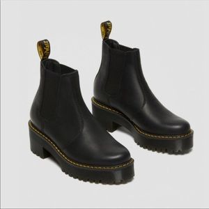 Dr. Martens Rometty black leather Chelsea boots